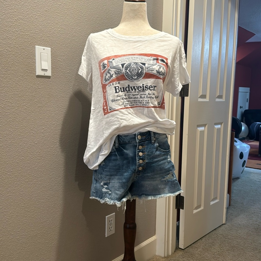 Cute Jean shorts - no tag but it’s a size 8